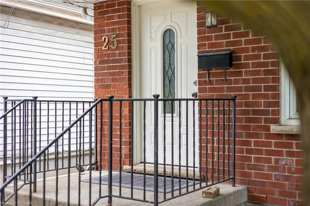 25 Saunby Street Property Photo 3