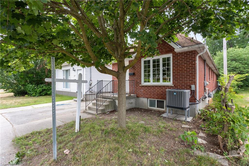 25 Saunby Street Property Photo 4