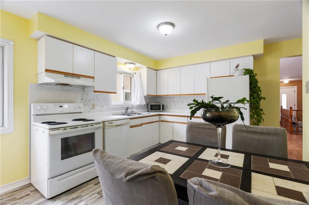 25 Saunby Street Property Photo 18