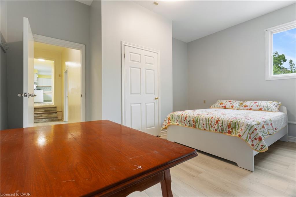 25 Saunby Street Property Photo 28