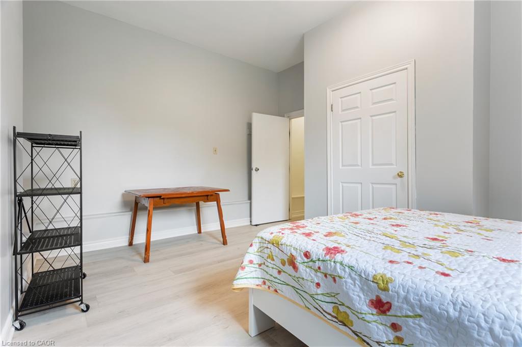 25 Saunby Street Property Photo 29