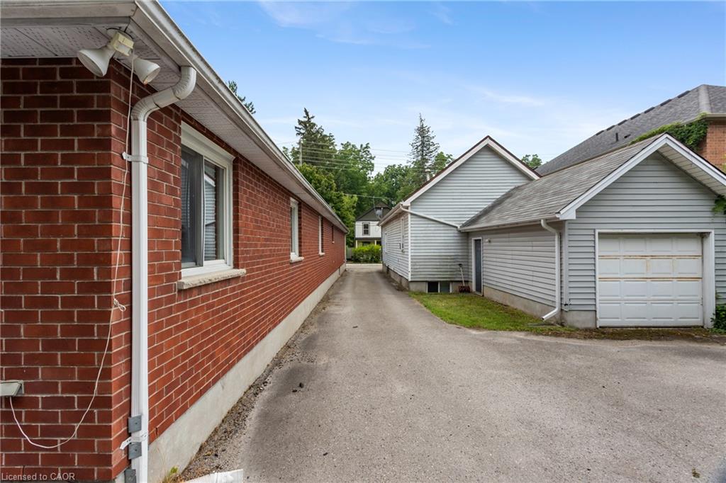 25 Saunby Street Property Photo 40