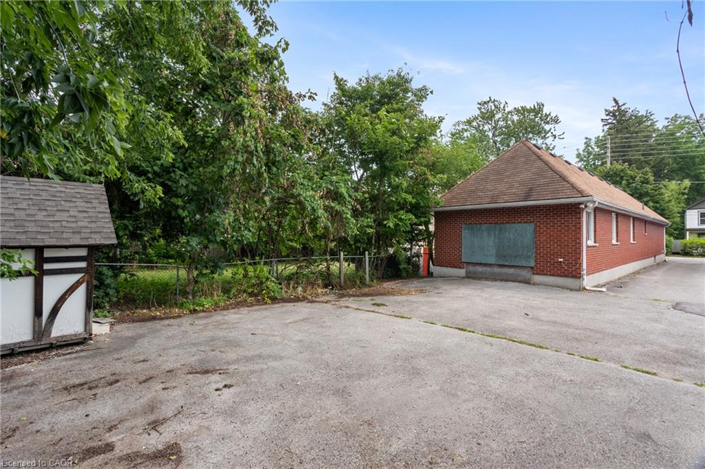 25 Saunby Street Property Photo 41