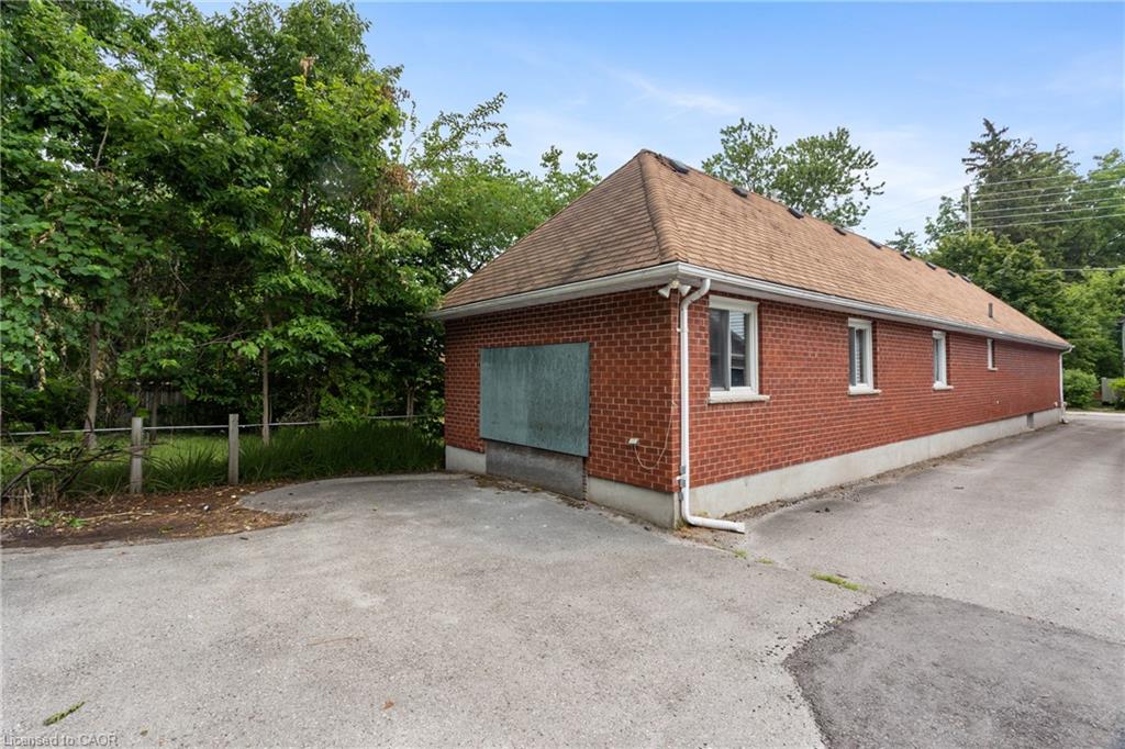 25 Saunby Street Property Photo 42