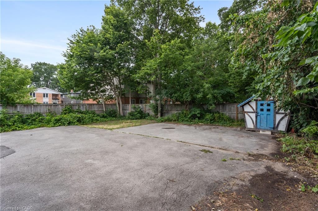 25 Saunby Street Property Photo 43