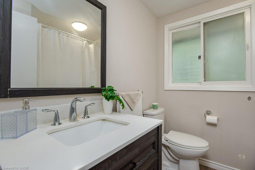 A-185 Cedarvale Crescent Property Photo 23