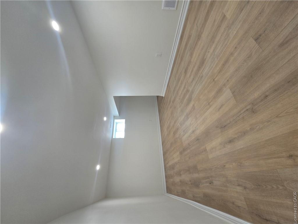 13 Stanley Street Property Photo 16