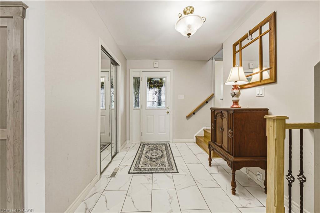 5-467 Woodview Road Property Photo 4