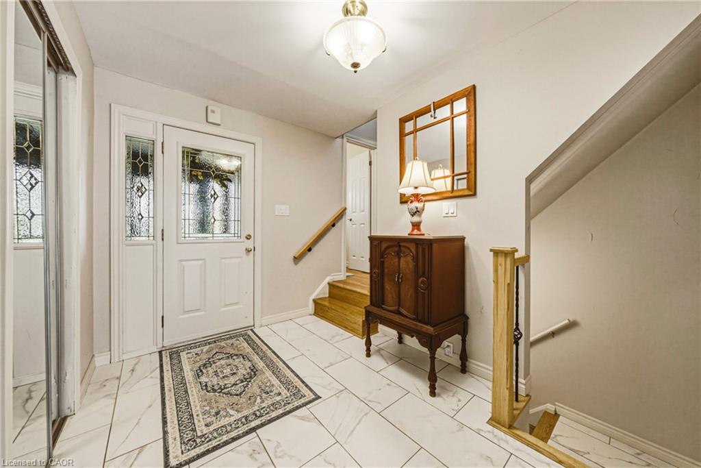 5-467 Woodview Road Property Photo 5