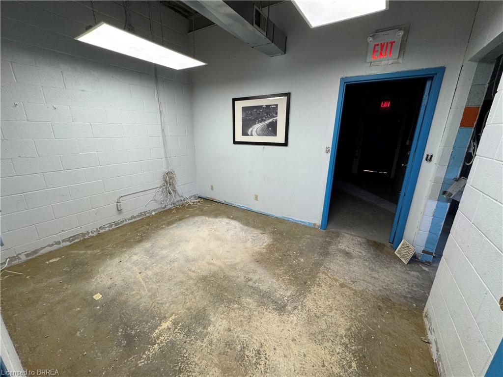 8a-70 Frid Street Property Photo 6