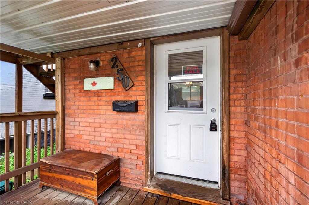250 Murray Street Property Photo 3