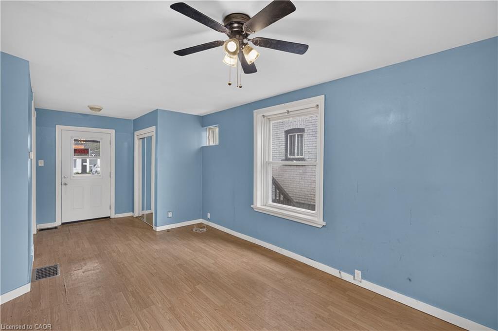 250 Murray Street Property Photo 7