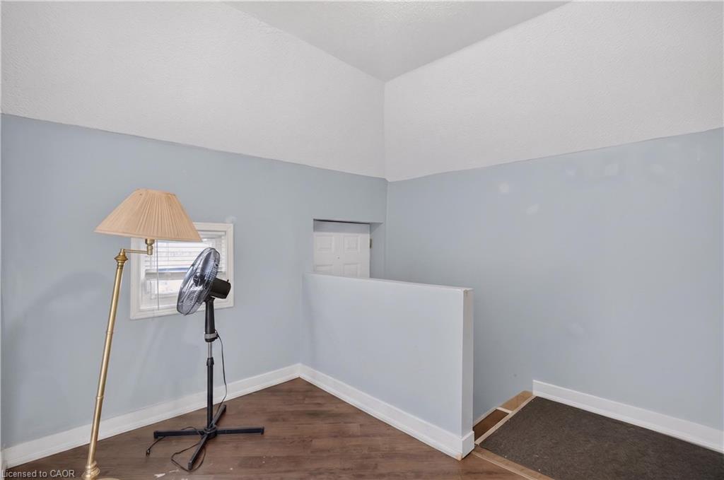 250 Murray Street Property Photo 14