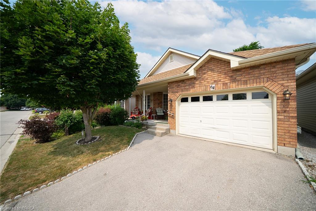 64 Balsam Trail Property Photo 4