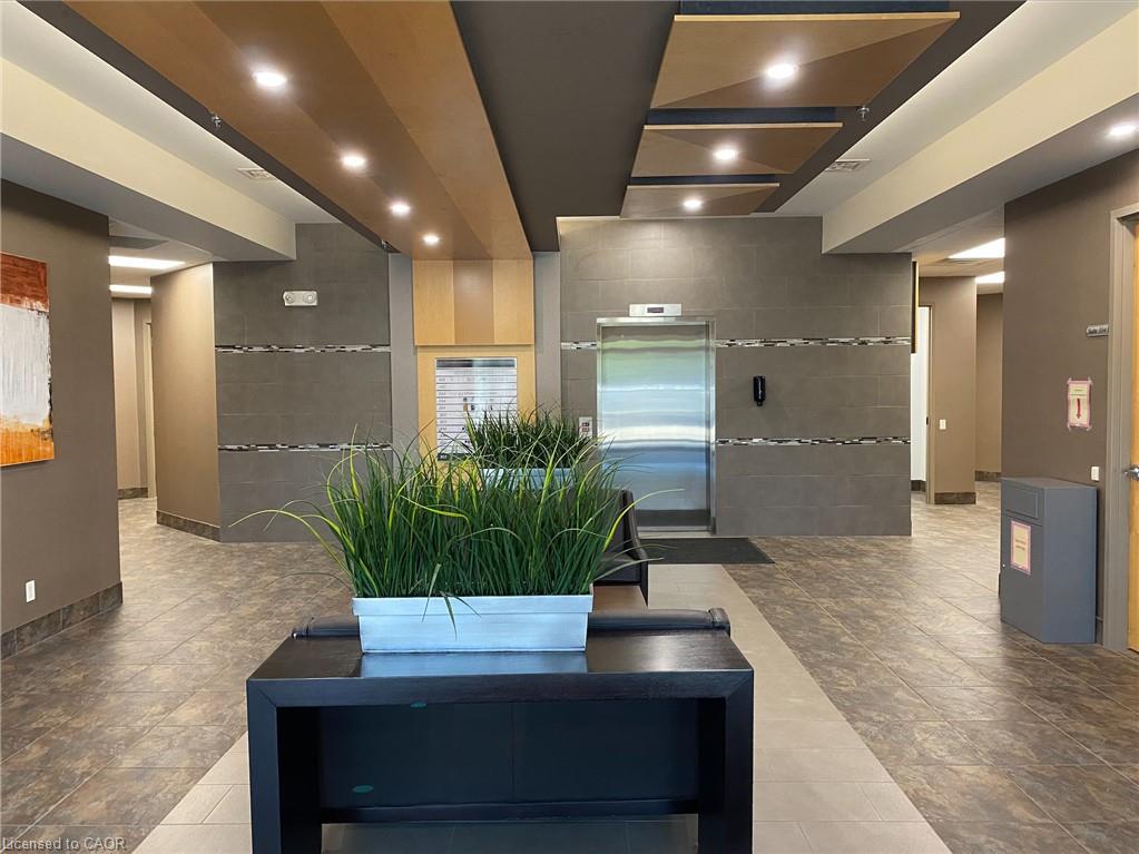300-1425 Cormorant Road Property Photo 4