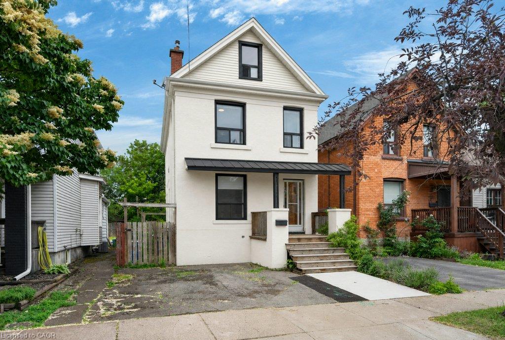 21 East Bend Avenue N Property Photo 1