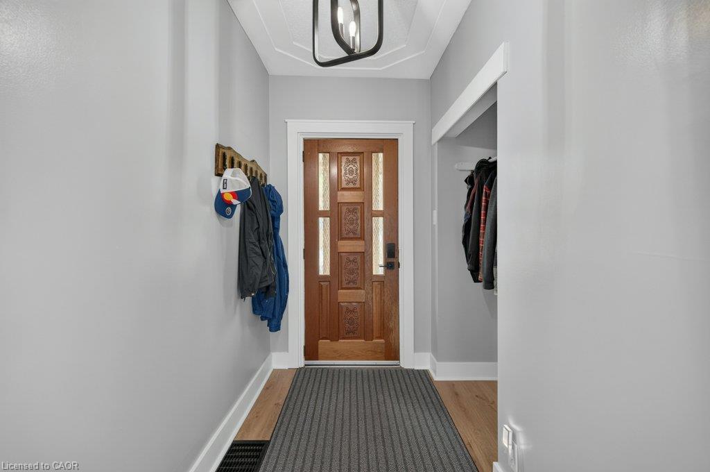 21 East Bend Avenue N Property Photo 7