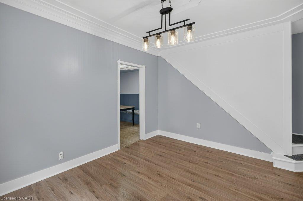 21 East Bend Avenue N Property Photo 14