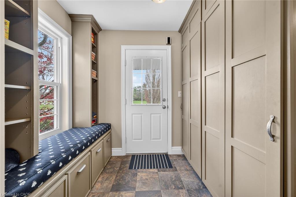 20 Haldimand Trail Property Photo 19