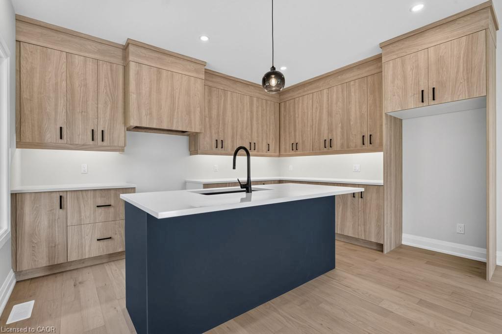 6632 Alexa Common Property Photo 10