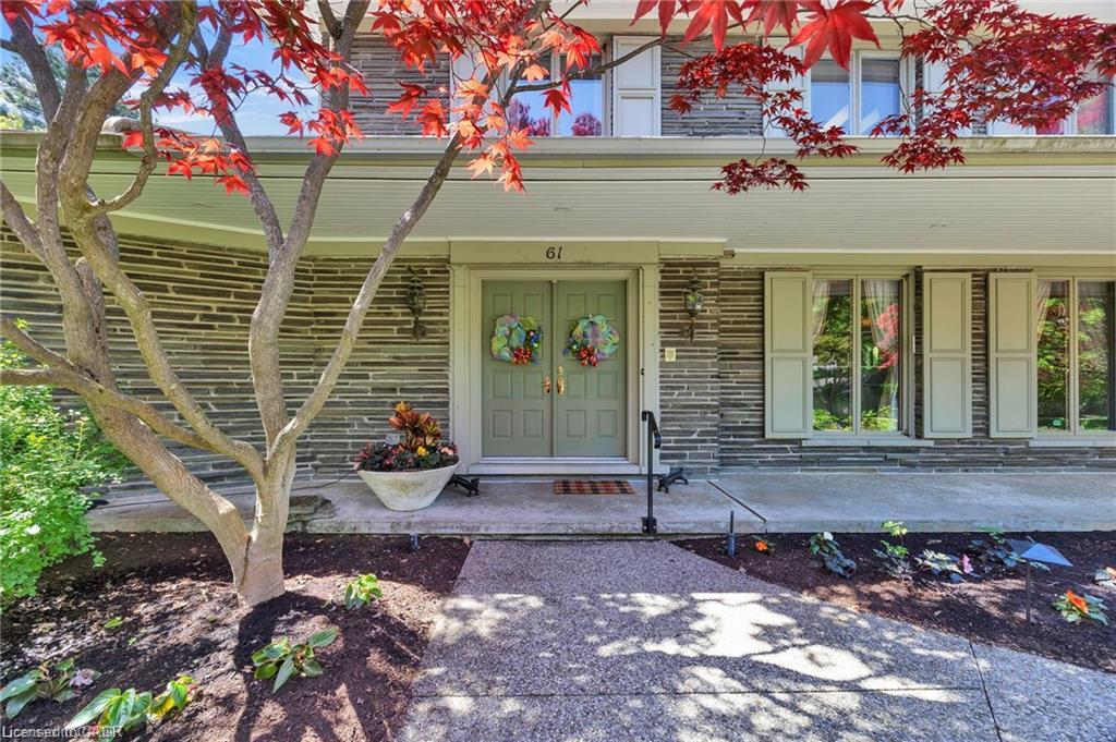 61 Huntley Crescent Property Photo 6