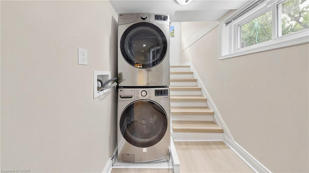 59 Longwood Road N Property Photo 17