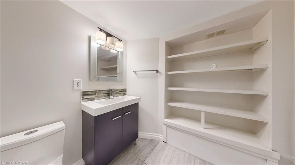 59 Longwood Road N Property Photo 28