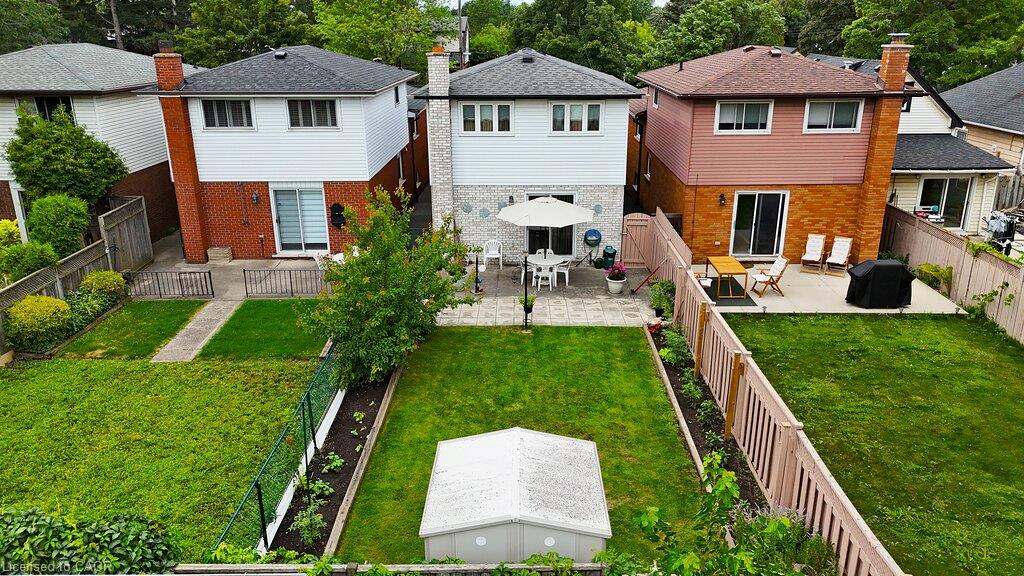 229 East 8th Street Property Photo 8