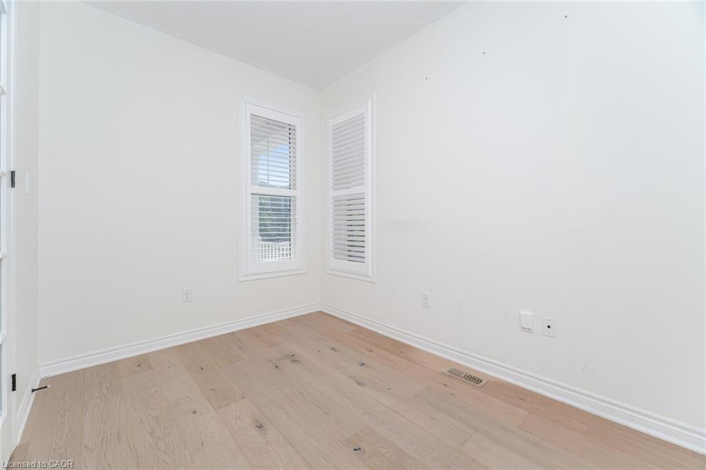 28 Pickett Place Property Photo 23