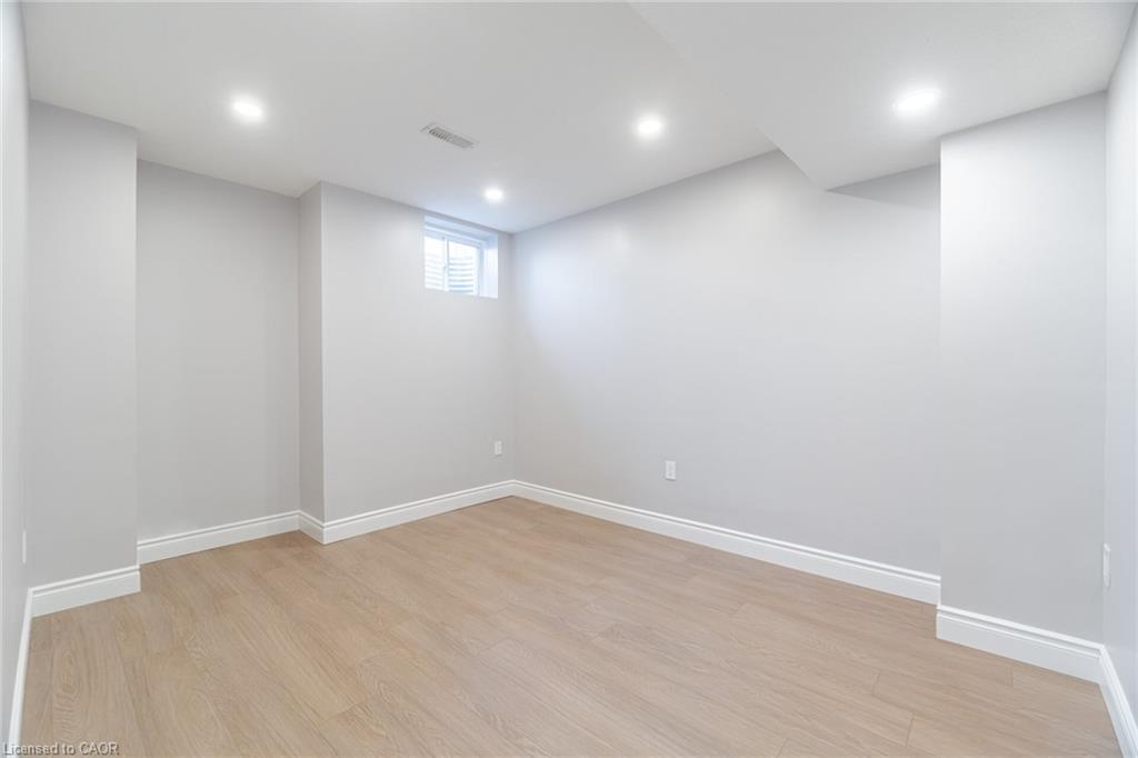28 Pickett Place Property Photo 44
