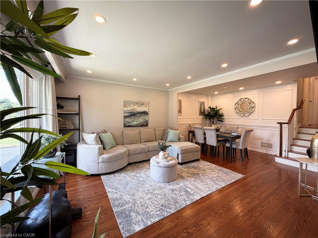 238 Laurier Avenue Property Photo 6