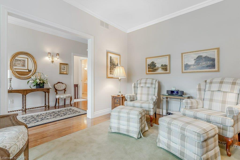 2-369 George Street N Property Photo 6