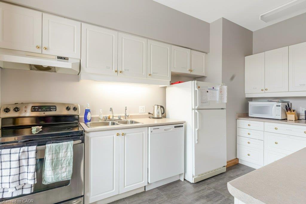 2-369 George Street N Property Photo 44