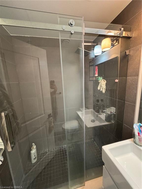 703-7 Erie Avenue Property Photo 11
