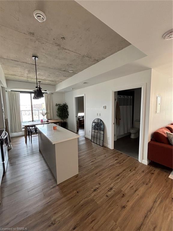 703-7 Erie Avenue Property Photo 19