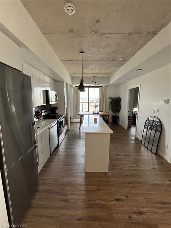 703-7 Erie Avenue Property Photo 20