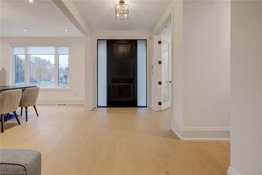 102 Cumming Court Property Photo 4