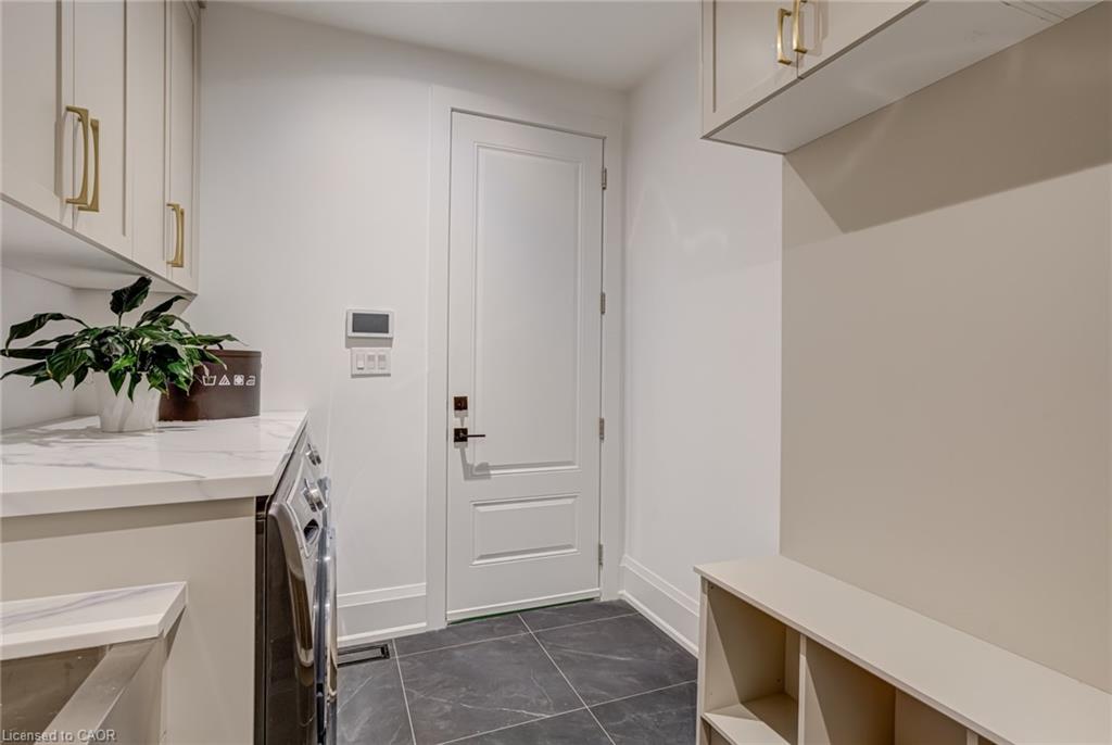 102 Cumming Court Property Photo 24