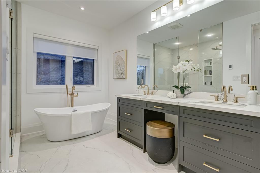 102 Cumming Court Property Photo 28