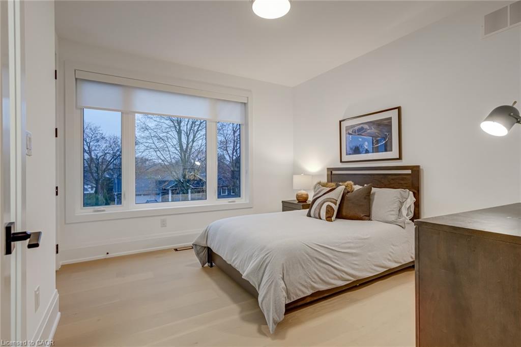 102 Cumming Court Property Photo 33