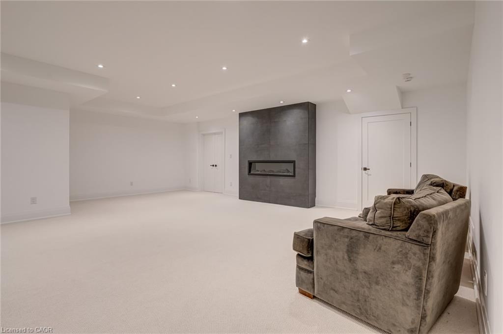 102 Cumming Court Property Photo 38