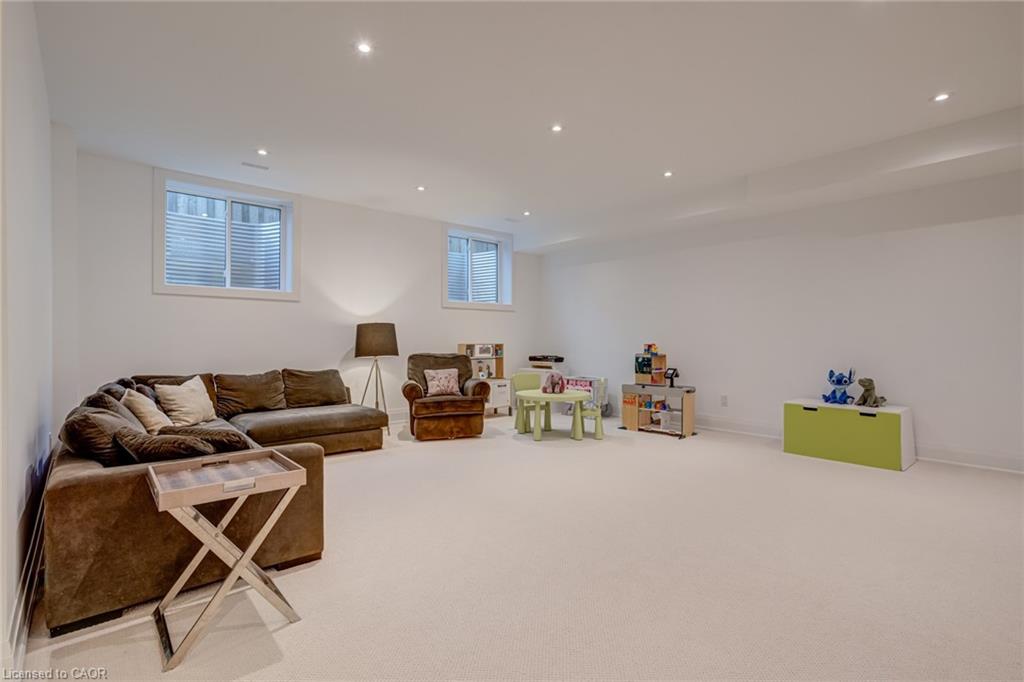 102 Cumming Court Property Photo 39
