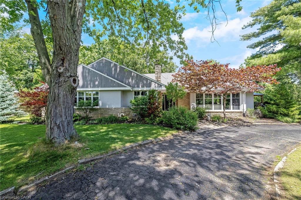 161 Confederation Street Property Photo 4
