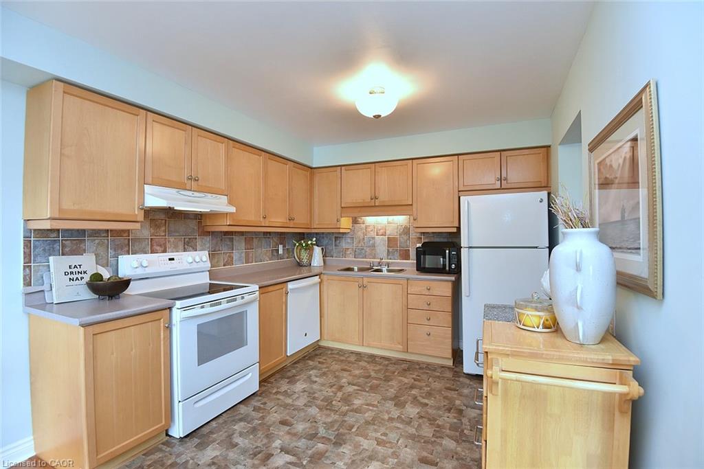 18-12 Whitedeer Road Property Photo 16