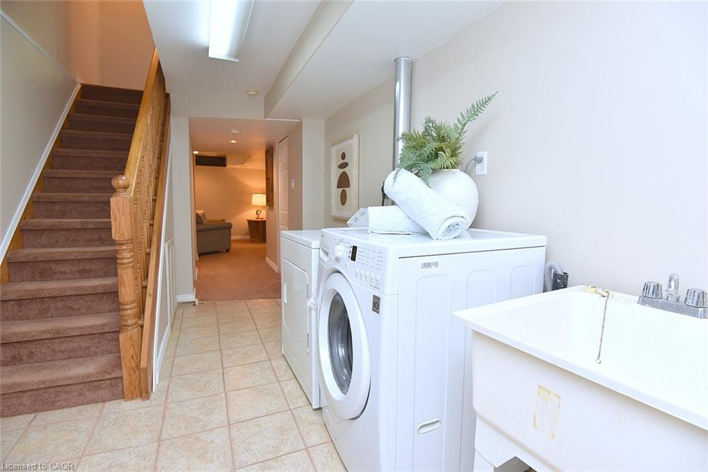 18-12 Whitedeer Road Property Photo 32