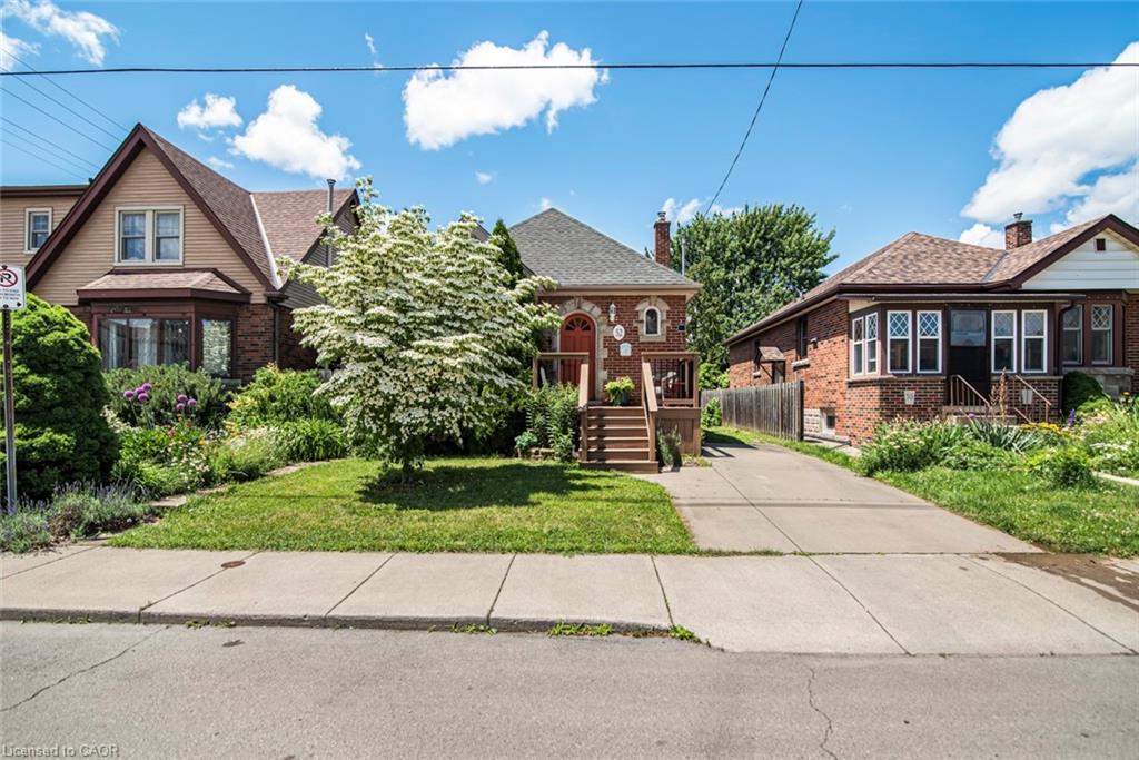52 Cameron Avenue S Property Photo 2