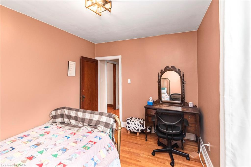 52 Cameron Avenue S Property Photo 21