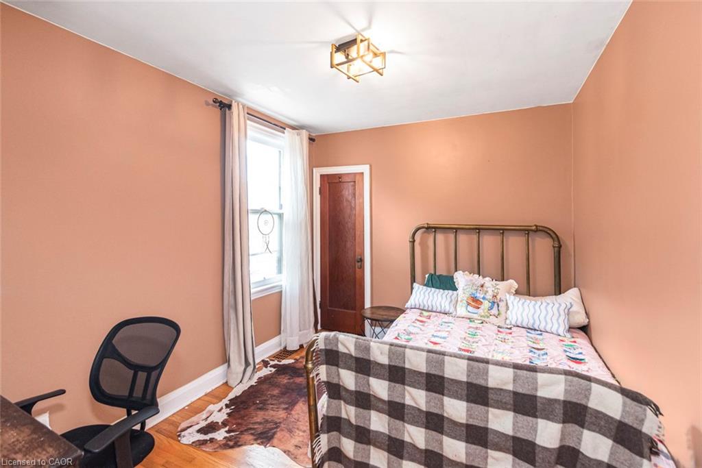 52 Cameron Avenue S Property Photo 22