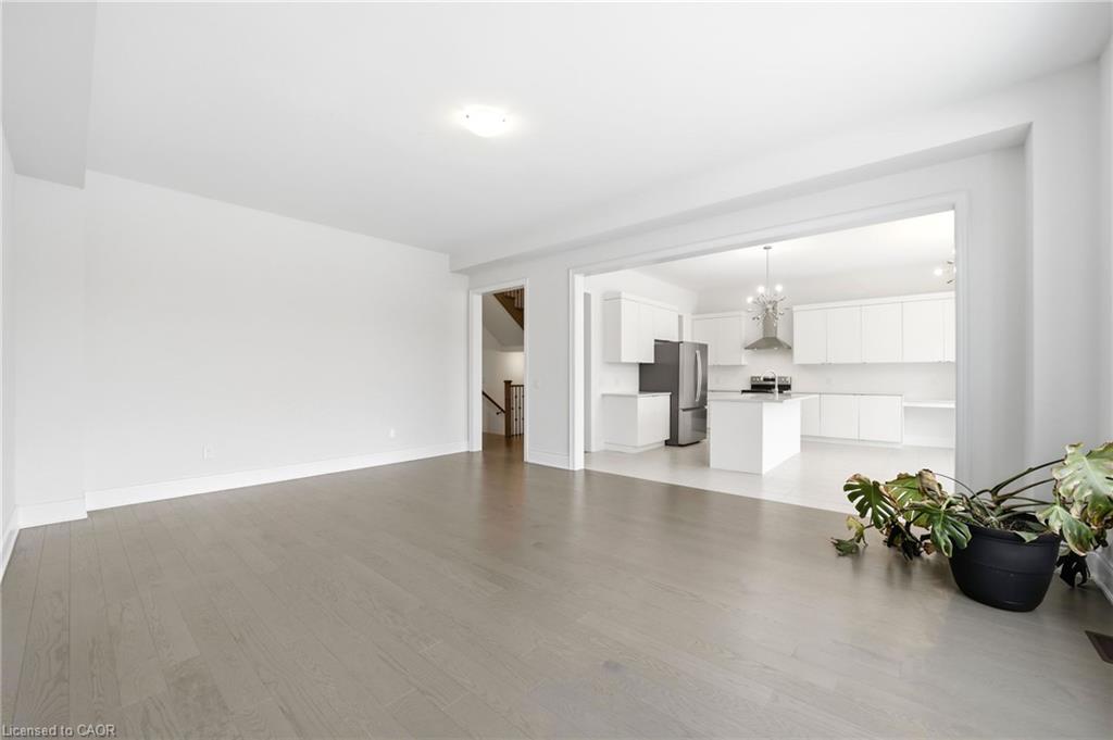 125 Raspberry Ridge Avenue Property Photo 11