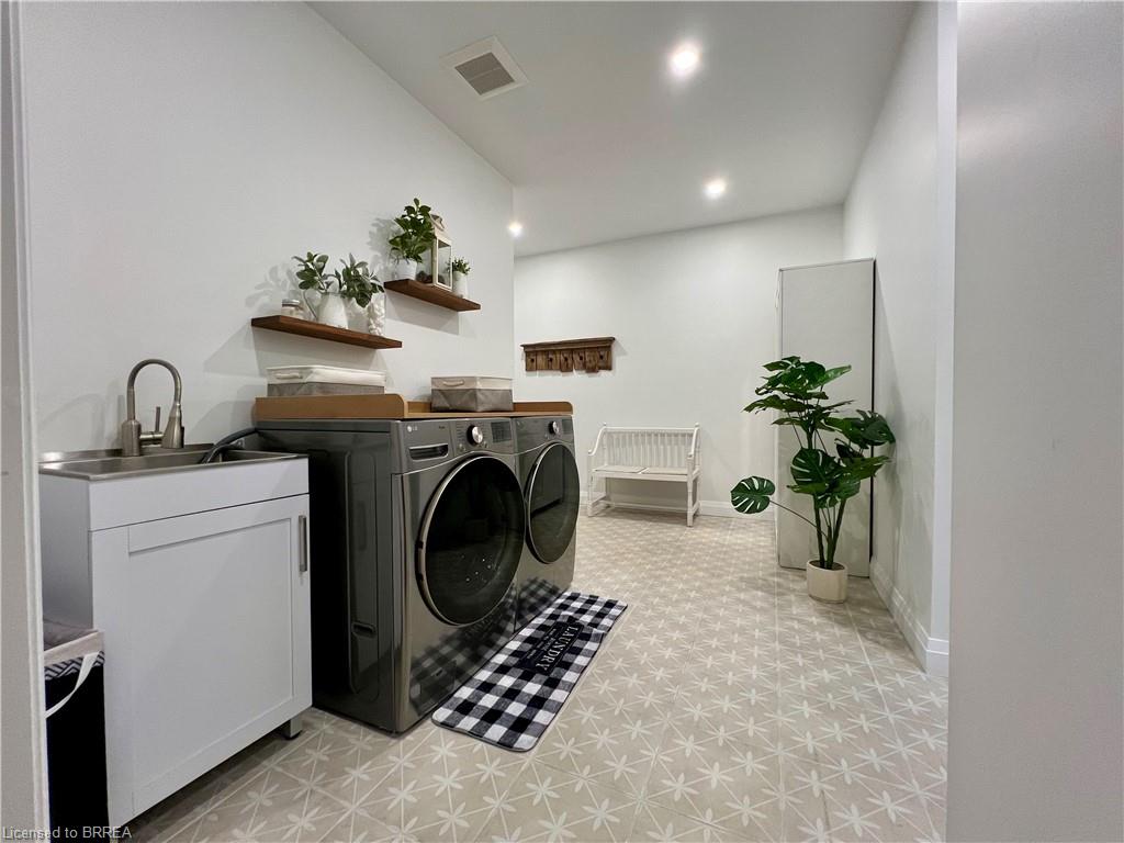46 Angling Road Property Photo 13